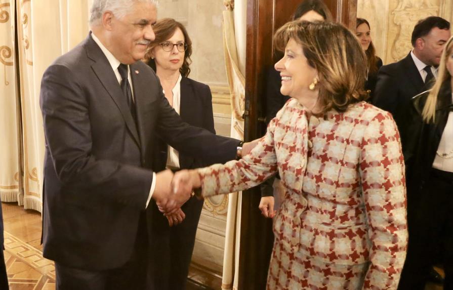 Canciller Miguel Vargas se reúne con presidenta del Senado de Italia