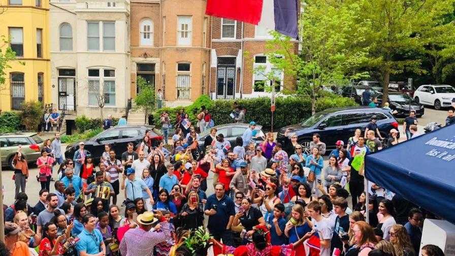 Embajada dominicana en Washington recibe 15, 000 visitantes de diferentes nacionalidades Embajada dominicana en Washington recibe 15, 000 visitantes de diferentes nacionalidades