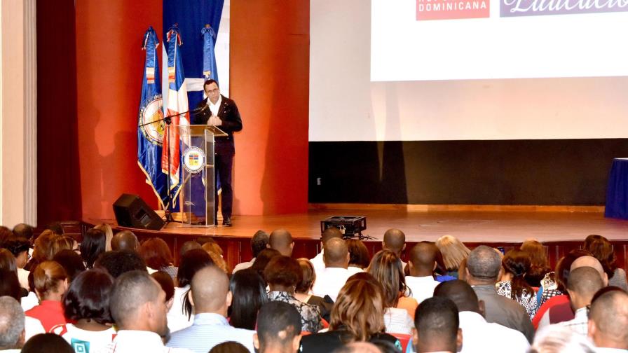 Andrés Navarro dice busca vincular los politécnicos a la demanda del mercado laboral Andrés Navarro dice busca vincular los politécnicos a la demanda del mercado laboral