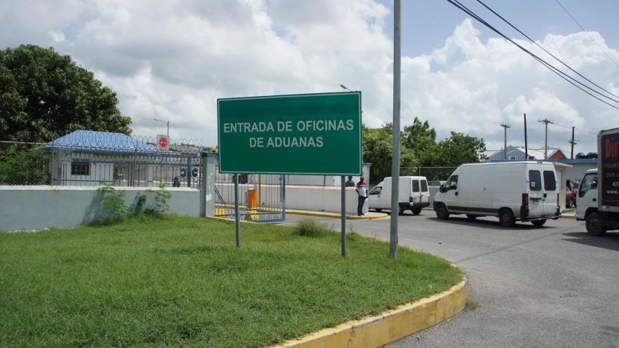 Investigan robo a couriers en almacenes de Aduanas en el AILA