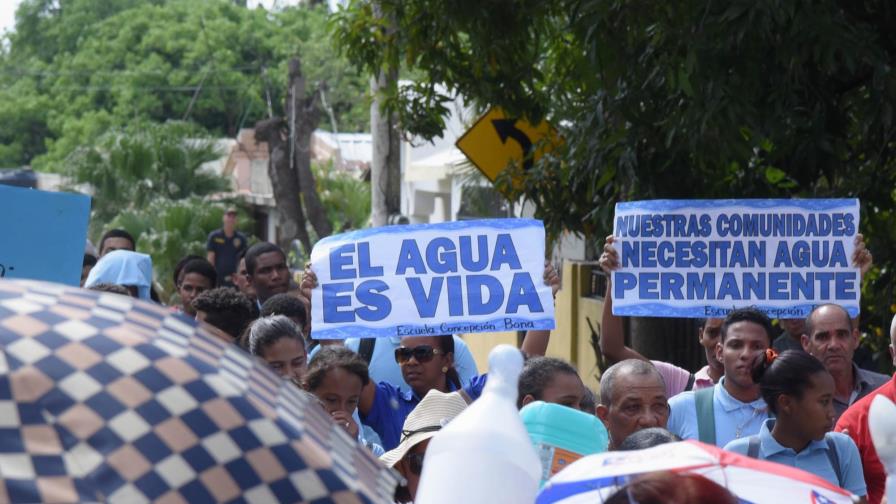 Marchan en reclamo de soluciones a males sociales en distritos municipales de Valverde 