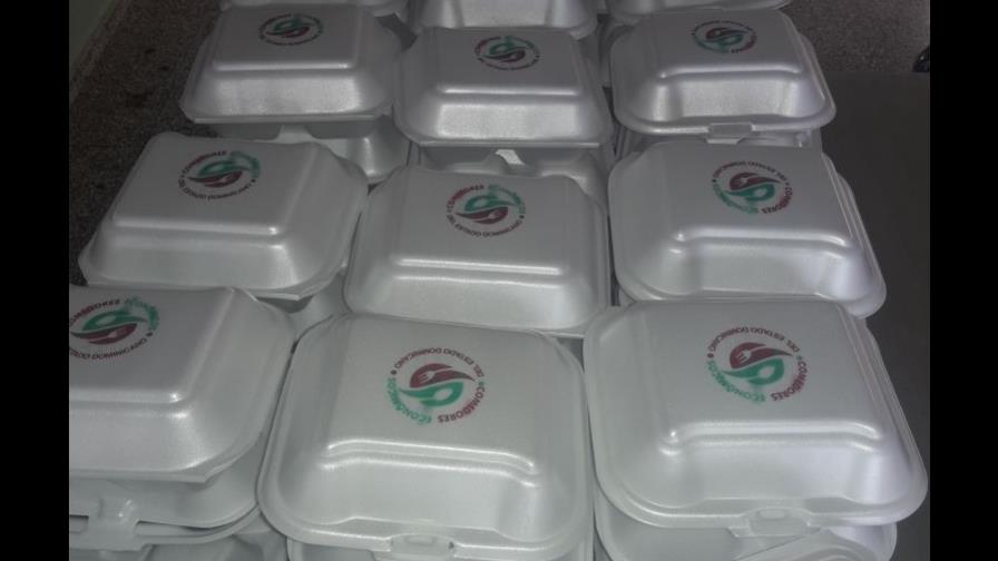 Distribuyen alimentos a los afectados por lluvias en San Cristóbal Distribuyen alimentos a los afectados por lluvias en San Cristóbal