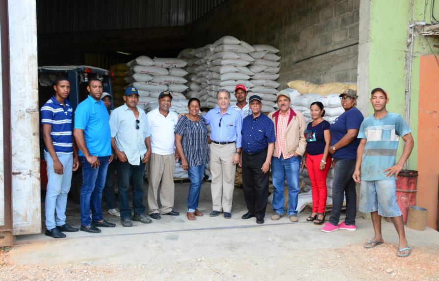 Productores de arroz del Bajo Yuna ponen en funcionamiento nuevos equipos de procesamiento 