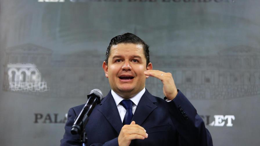  Presidente de Ecuador pide a todos los ministros de su gabinete que dimitan