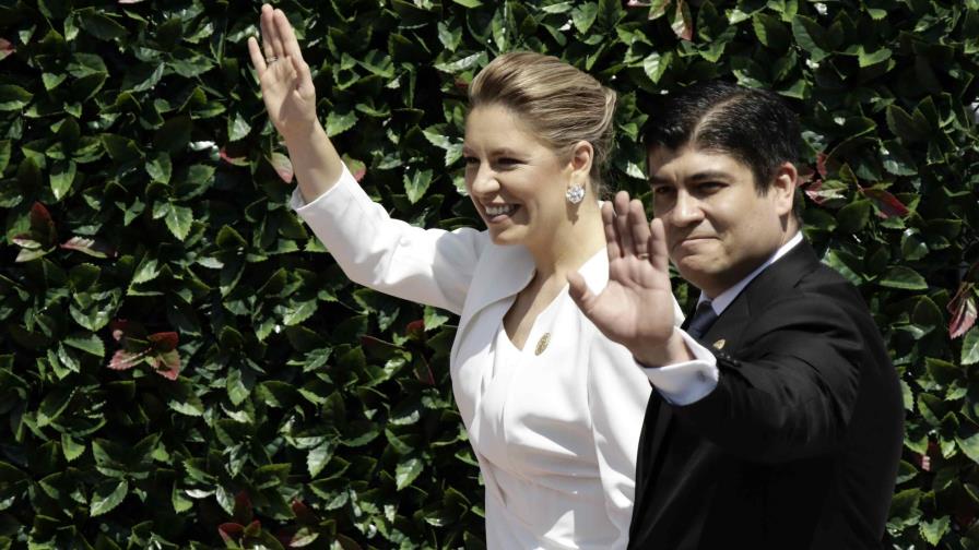 Carlos Alvarado asume la presidencia de Costa Rica con un gabinete multipartidista