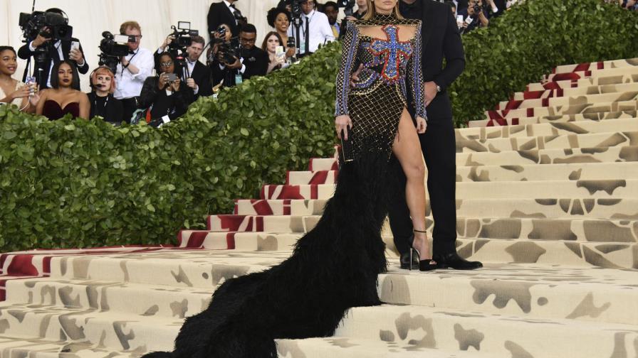Alex Rodríguez y Jennifer López asisten a su segunda Met Gala
