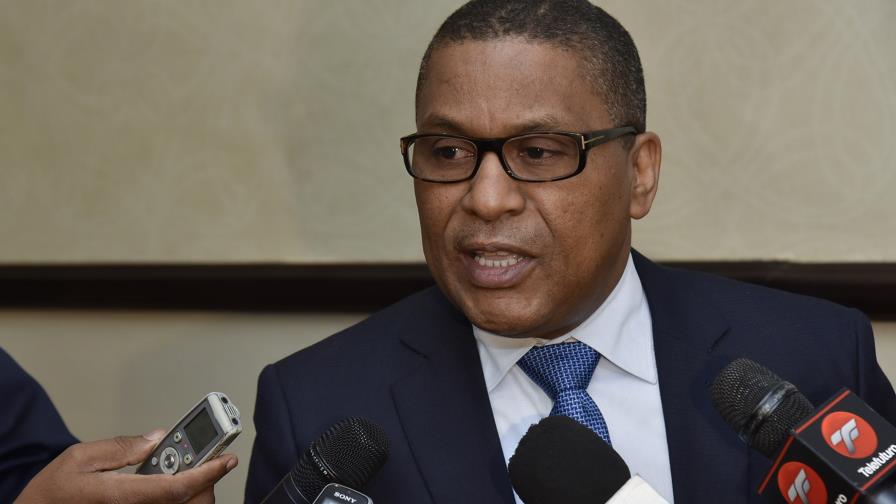 Gobierno invertirá 15,000 millones de pesos en mejoría de transporte y seguridad vial Gobierno invertirá 15,000 millones de pesos en mejoría de transporte y seguridad vial