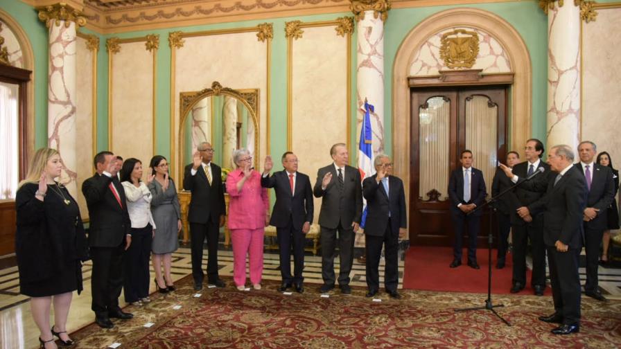 Presidente Danilo Medina juramenta a  los nuevos funcionarios designados