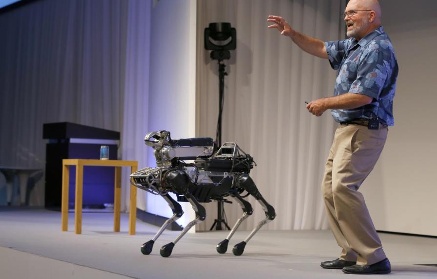 Robots sensación en YouTube se alistan para salir al mercado