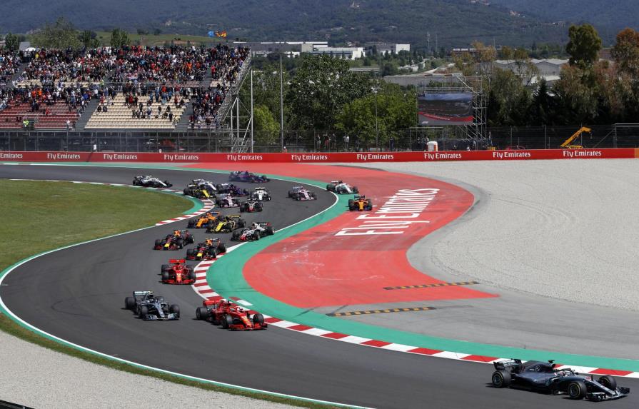 Lewis Hamilton domina y gana GP de España por 20 segundos