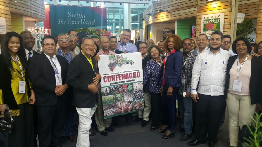 CONFENAGRO participa en Feria Internacional de Frutas en Italia