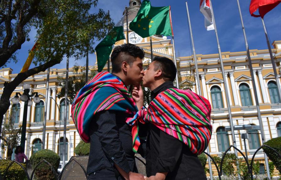 El amor libre entre homosexuales se abre paso en Bolivia 