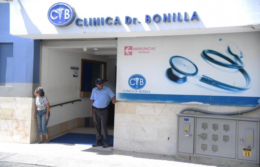 Empleados clínica de Santiago narran que asalto ocurrió en cuestión de minutos