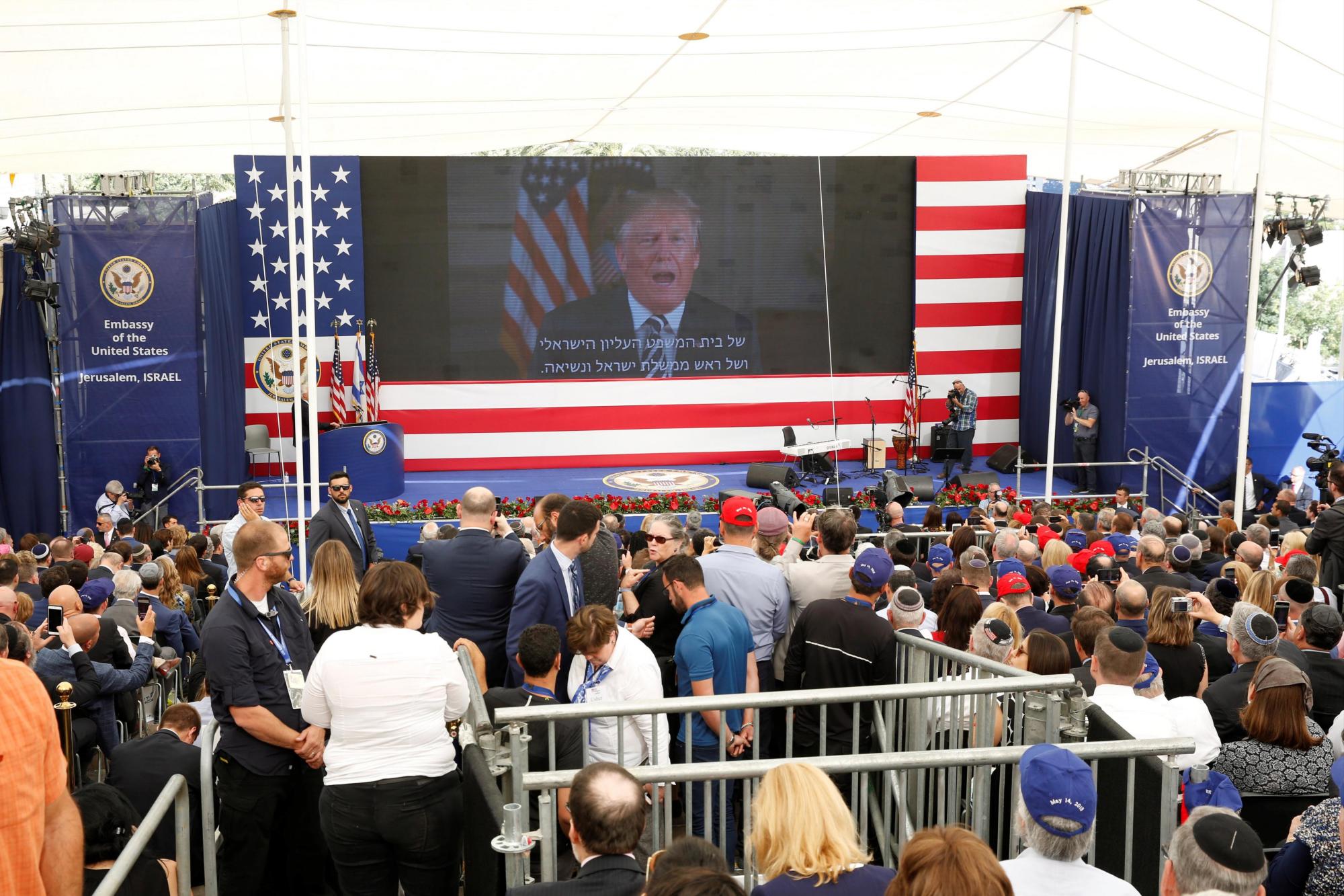  El presidente estadounidense, Donald J. Trump, pronuncia un discurso por videoconferencia durante la ceremonia de inauguración de la embajada estadounidense en Arnona, Jerusalén, Israel, el 14 de mayo del 2018. 