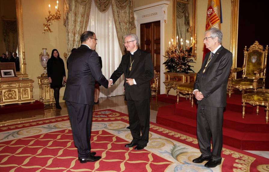 Embajador presenta credenciales ante el principado de Andorra