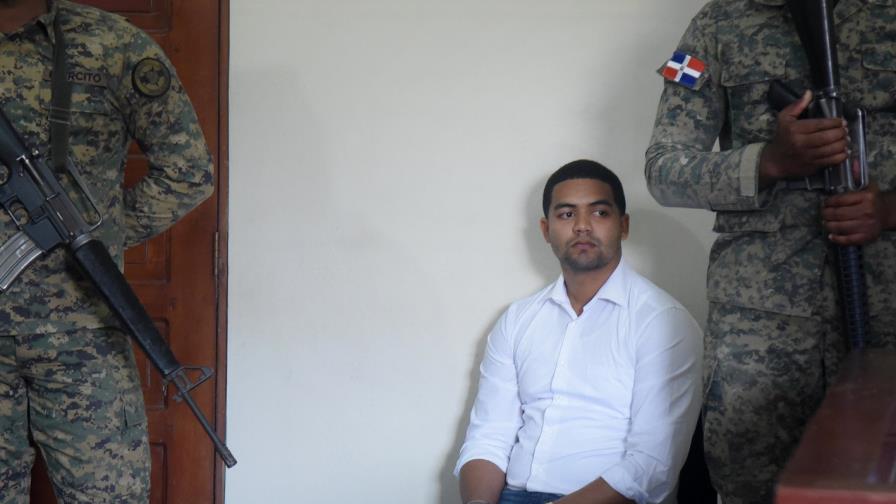 Ratifican tres meses prisión a Marlon Martínez por muerte de Emely Peguero Ratifican tres meses prisión a Marlon Martínez por muerte de Emely Peguero