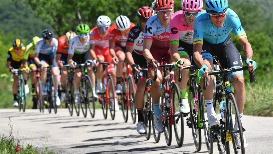 Carapaz ya es quinto y Valls se retira en el Giro de Italia 