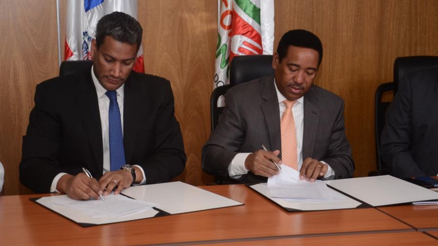 Almuerzo a 25 pesos para empleados del sector Centro de los Héroes