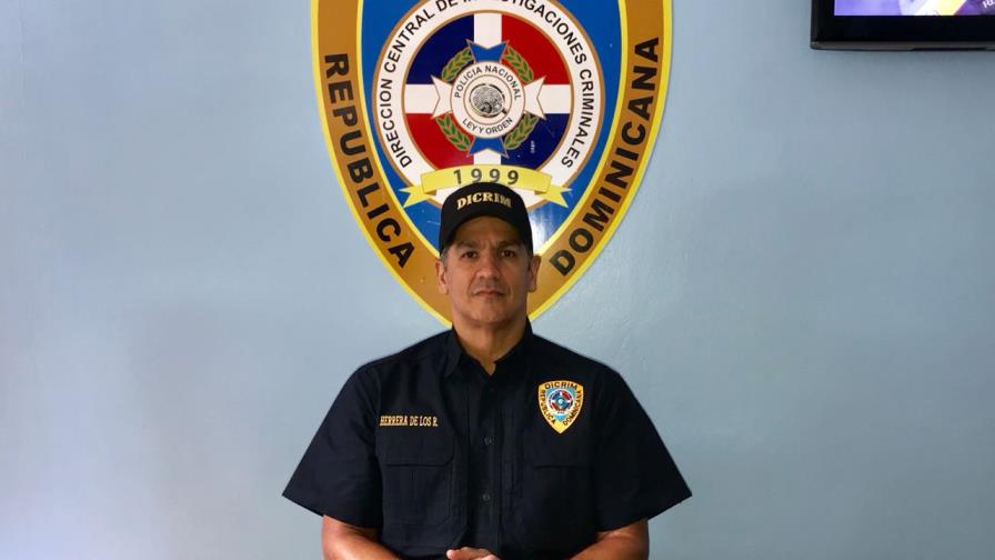 Eddy Herrera se convierte en policía por un día