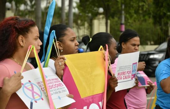 Mujeres vuelven al Congreso Nacional a demandar despenalizar el aborto