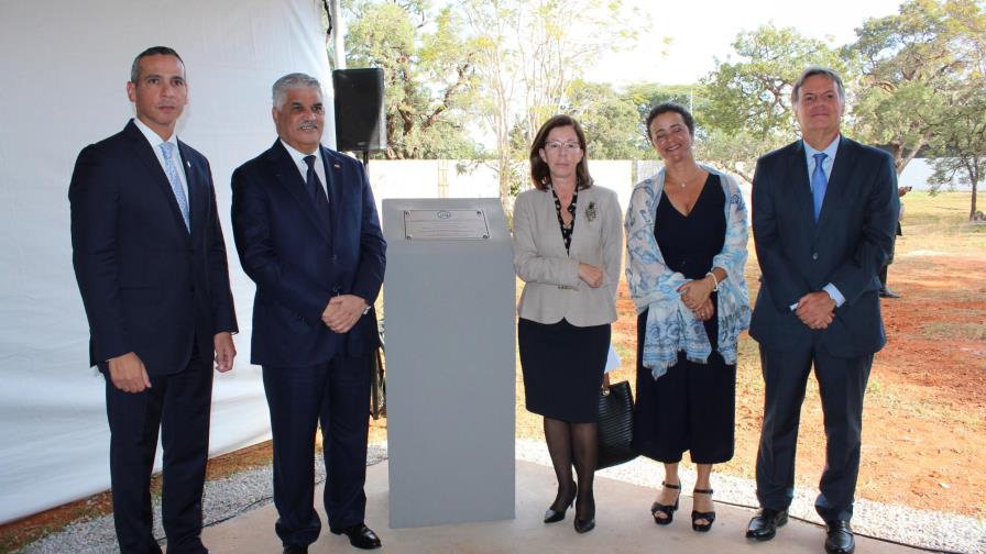 Miguel Vargas preside ceremonia que da inicio a la construcción de la embajada dominicana en Brasil