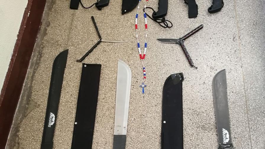 Detienen a dos dominicanos y un español de “Dominican Don’t Play” con once machetes en España Detienen a dos dominicanos y un español de “Dominican Don’t Play” con once machetes en España