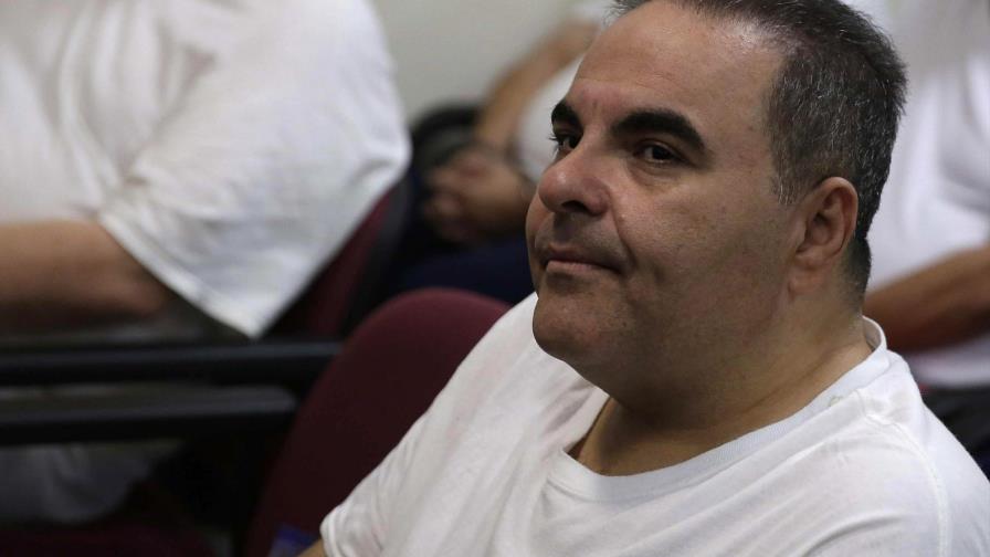 Expresidente salvadoreño es llevado a tribunal para conocer fallo sobre corrupción