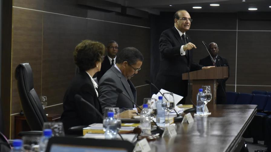 JCE comienza la carrera para preparar elecciones de 2020
De los puntos de la audiencia