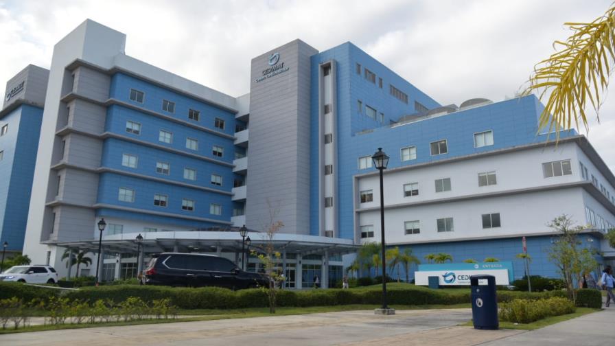 Ingresan en Cedimat al padre del presidente Danilo Medina