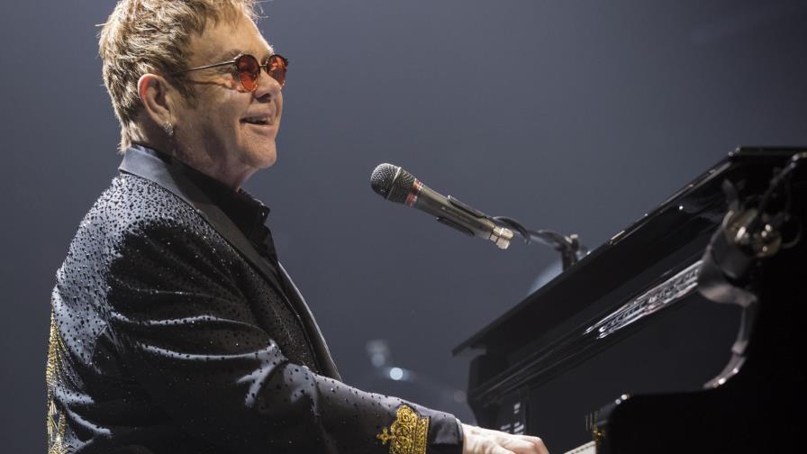 Elton John cantó en el funeral de Lady Di y cantará en la boda del Príncipe Harry