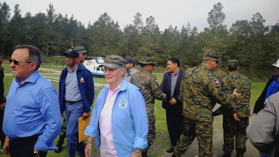 Aterriza de emergencia helicóptero en el que viajaba ministro de Medio Ambiente