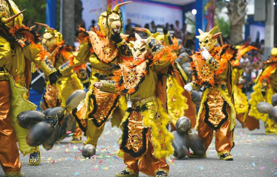 La ciudad de Santo Domingo se luce en colorido cierre de carnaval 