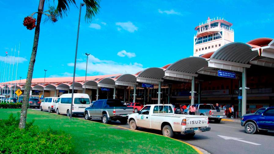 Aplazan medida de coerción a acusado de terrorismo dio falsa alarma de bomba a aeropuerto