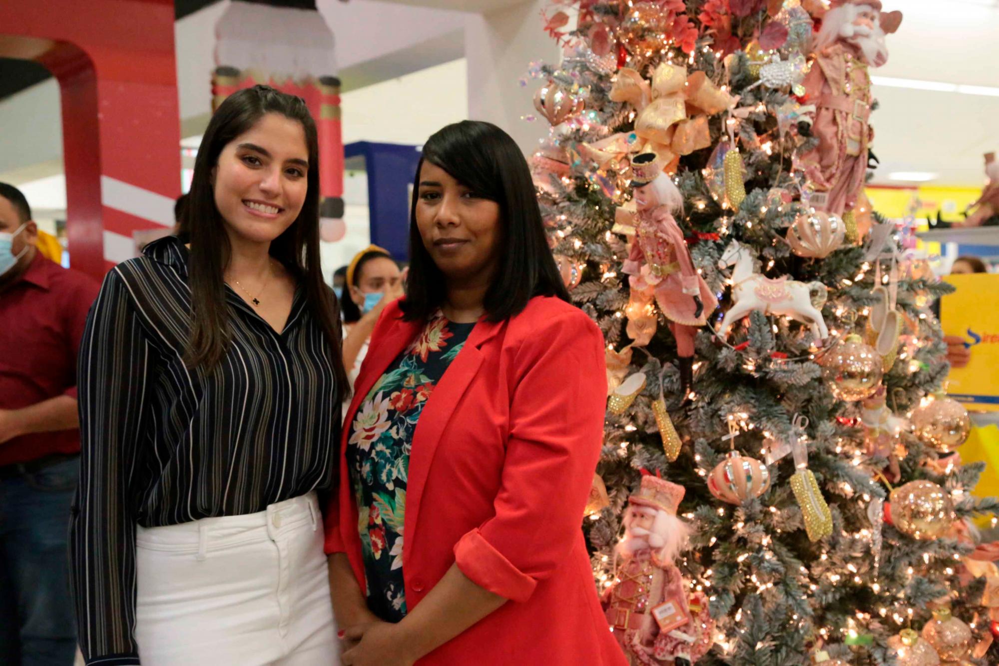 Analía Alvarez y Sugey Padilla.