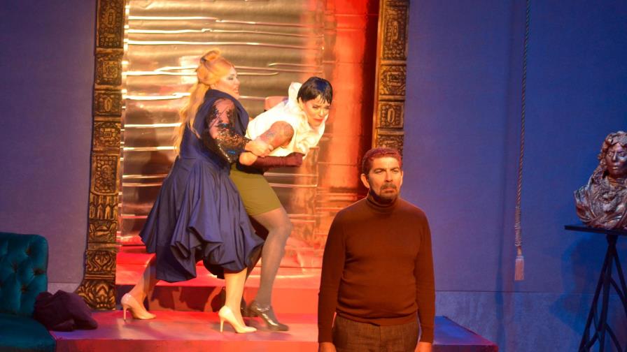 Opciones teatrales este         fin de semana
“A puerta cerrada” en la Sala Ravelo 