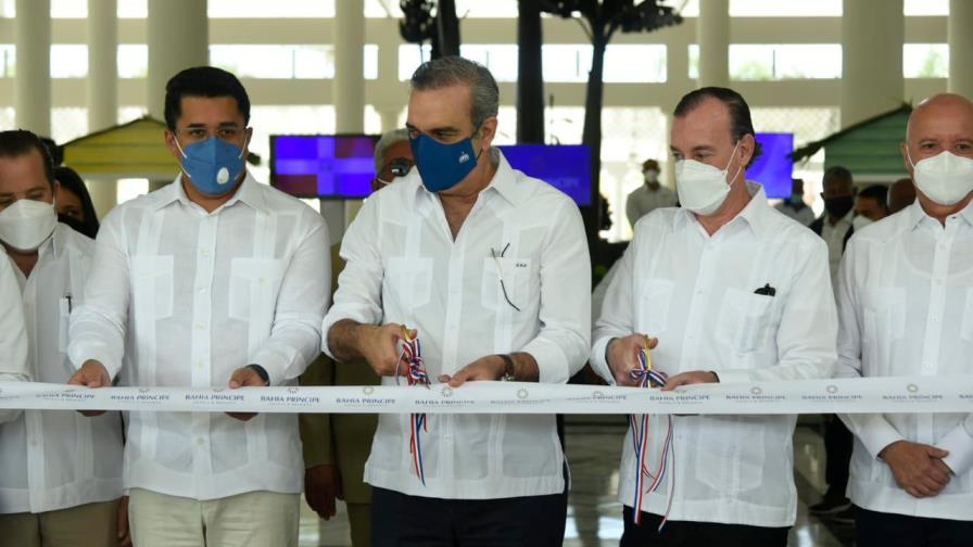 Presidente Abinader reinaugura hotel Bahía Príncipe Grand El Portillo en Samaná Presidente Abinader reinaugura hotel Bahía Príncipe Grand El Portillo en Samaná