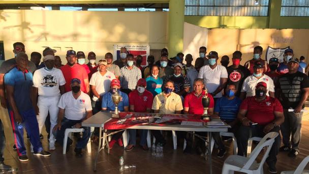 Dirigentes de ligas de Santo Domingo Este apoyan gestión del  comisionado Quilvio Veras