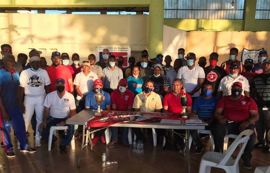 Dirigentes de ligas de Santo Domingo Este apoyan gestión del  comisionado Quilvio Veras