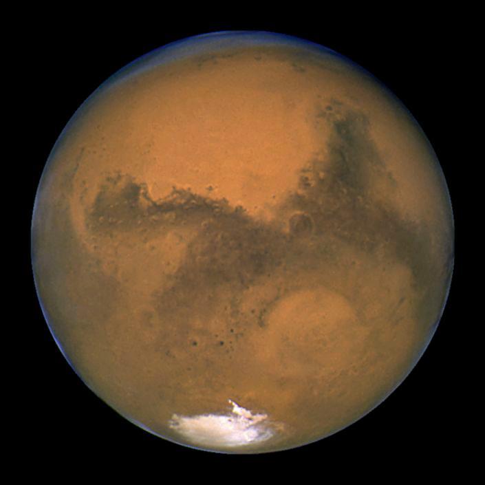 Polo Sur de Marte podría contener lagos con agua salada