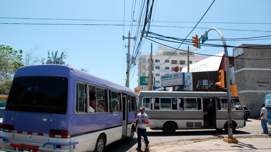 Multas a domicilio para quienes violen el semáforo en rojo