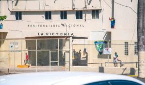 Mueren tres presos durante trifulca en La Victoria