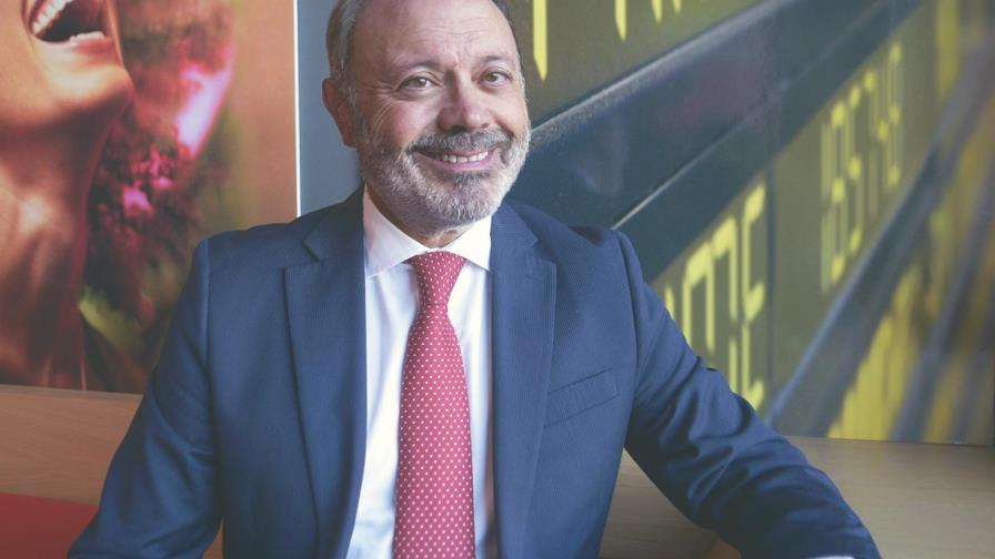 Víctor Moneo: “La normalidad está más cerca de lo que la gente piensa” Víctor Moneo: “La normalidad está más cerca de lo que la gente piensa”