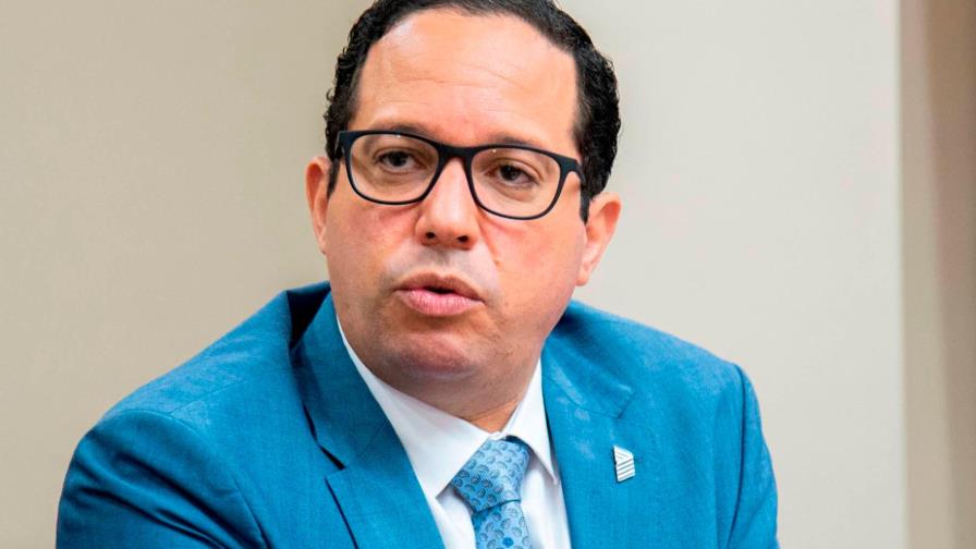 Abinader designa a Sigmund Freund director interino en Comunidad Digna