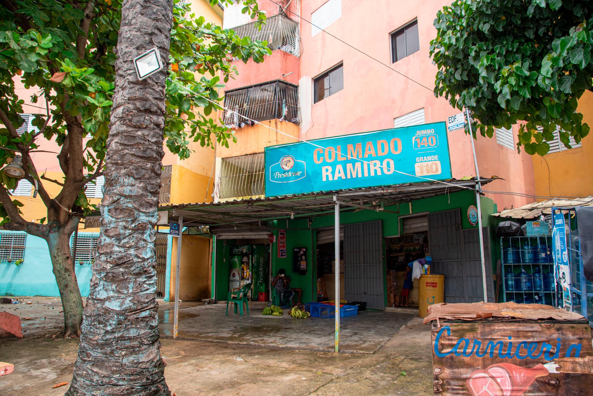 Los colmaderos afirman que almacenes acparan el producto.