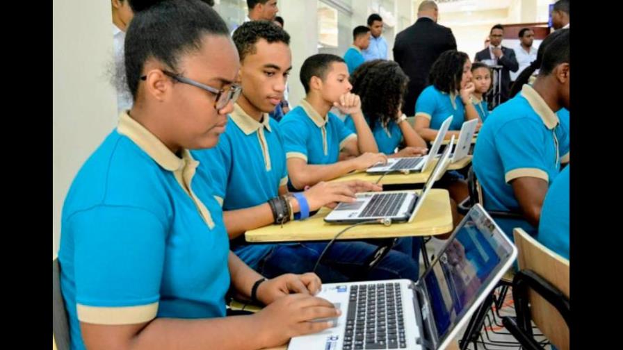 Lanzan segunda convocatoria del programa Puntos Tecnológicos con 2,500 becas Lanzan segunda convocatoria del programa Puntos Tecnológicos con 2,500 becas