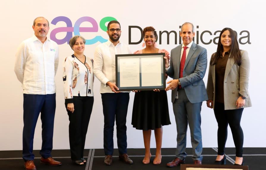 AES Dominicana certifica 42 empresas sostenibles