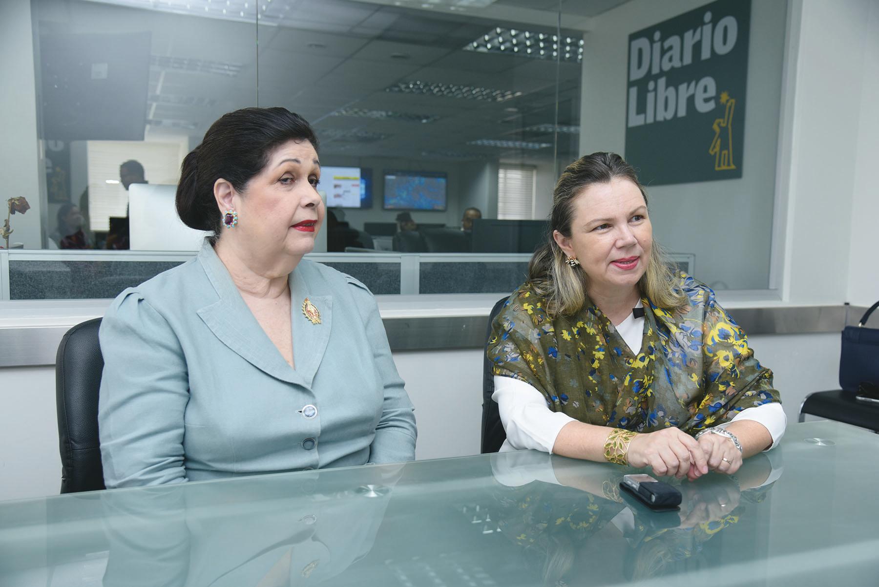 Jenny Podestá de Vásquez y Margarita Miranda.