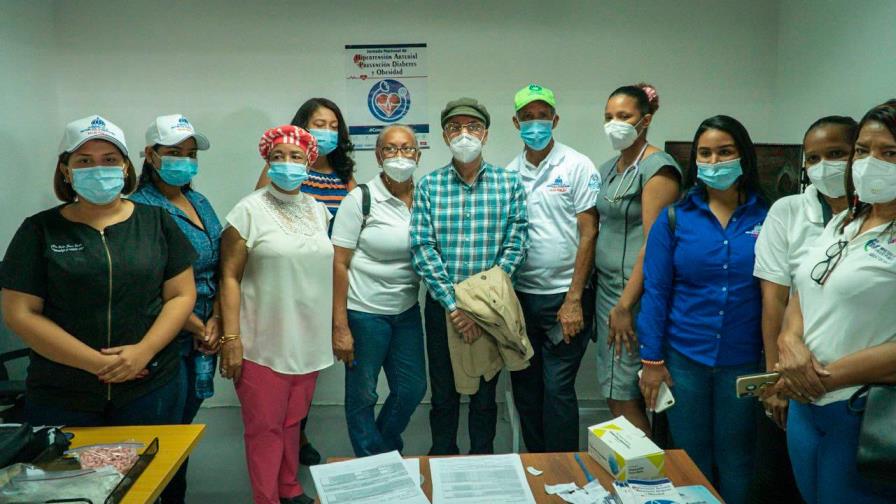 Dejan en funcionamiento Unidad de Atención Médica en mercado de El Almirante 