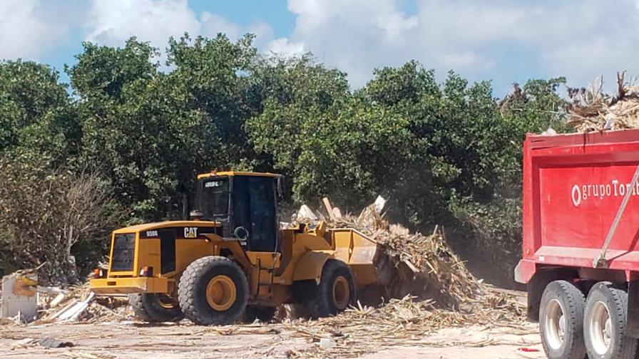 Hoteleros de Punta Cana apoyan rescate de playas que hace Medio Ambiente Hoteleros de Punta Cana apoyan rescate de playas que hace Medio Ambiente