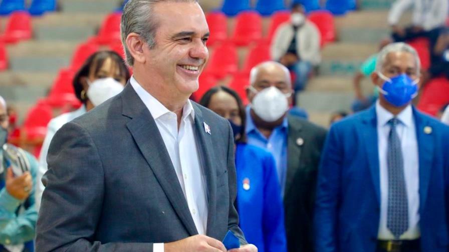 Abinader: “Estamos planificando abrir la vacunación de manera general a partir del lunes” Abinader: “Estamos planificando abrir la vacunación de manera general a partir del lunes”